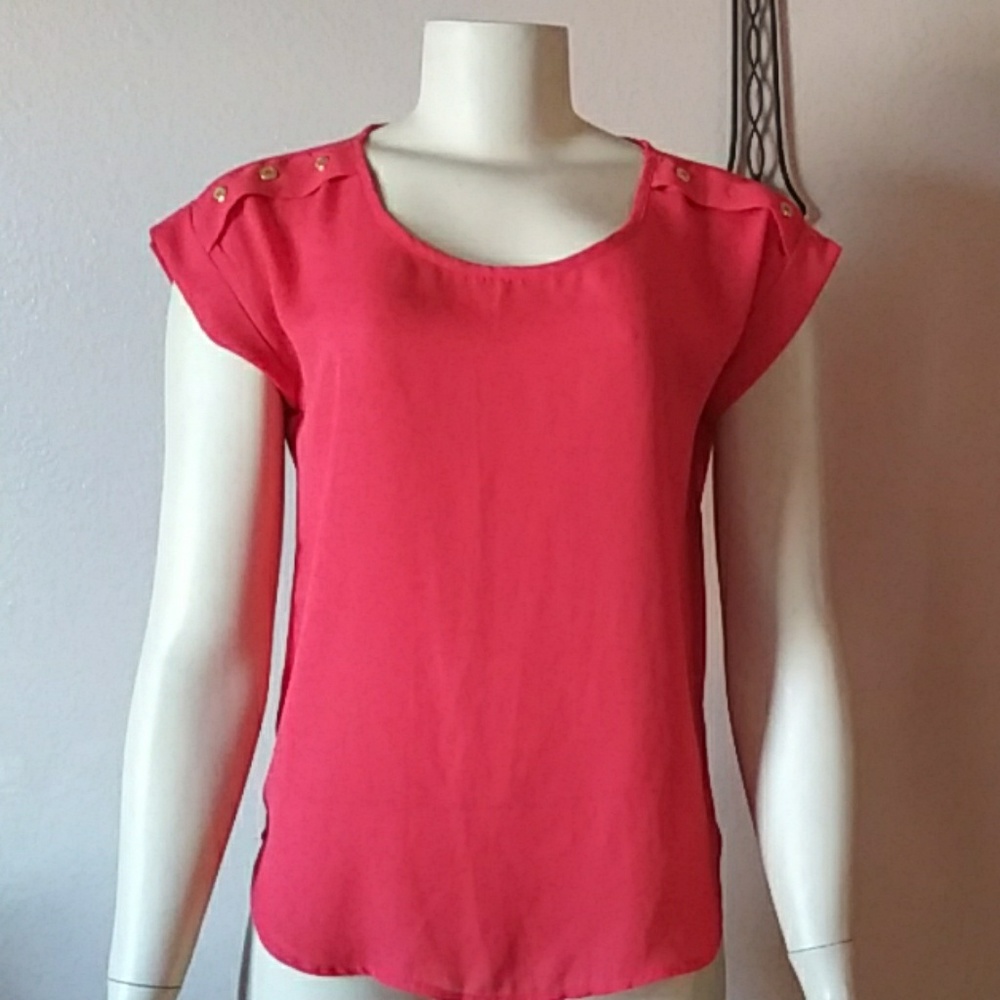 Zenna outfitters, nice blause silky to the touch.